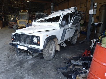 Vehiculo en el desguace: LAND ROVER DEFENDER (LD) 110 E Familiar