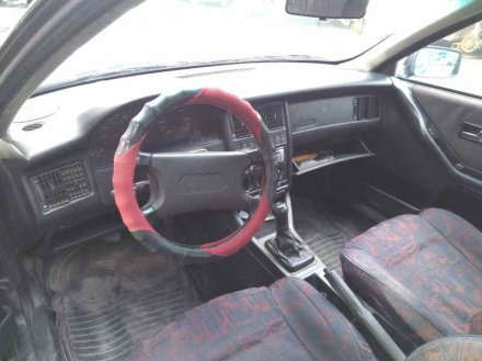 Vehiculo en el desguace: AUDI 80 AVANT Básico Berlina