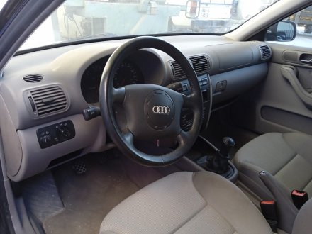 Vehiculo en el desguace: AUDI A3 (8L) 1.8 Ambiente