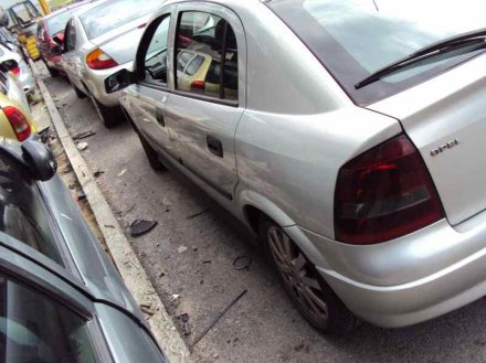 Vehiculo en el desguace: OPEL ASTRA G BERLINA Club