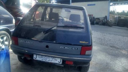 Vehiculo en el desguace: PEUGEOT 205 BERLINA P1Y