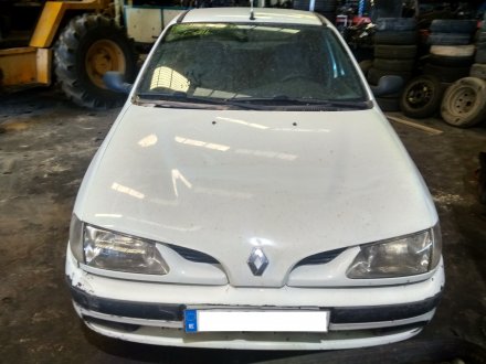 Vehiculo en el desguace: RENAULT MEGANE I CLASSIC (LA0) 1.9 D RN