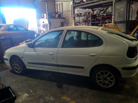 Vehiculo en el desguace: RENAULT MEGANE I CLASSIC (LA0) 1.9 D RN