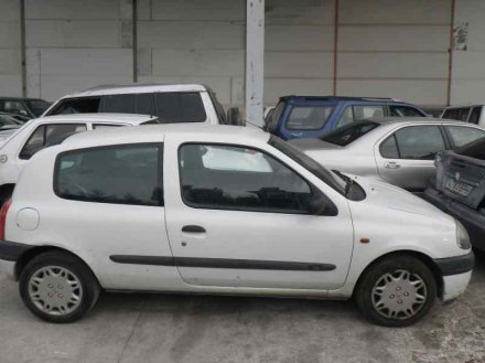 Vehiculo en el desguace: RENAULT CLIO II FASE I (B/CBO) 1.4 Alize