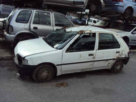 Vehiculo en el desguace: PEUGEOT 106 (S1) Kid