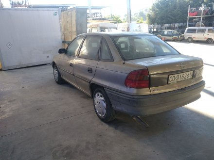 Vehiculo en el desguace: OPEL ASTRA F BERLINA 1.4 CAT (L48)