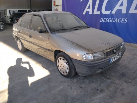 Vehiculo en el desguace: OPEL ASTRA F BERLINA 1.4 CAT (L48)