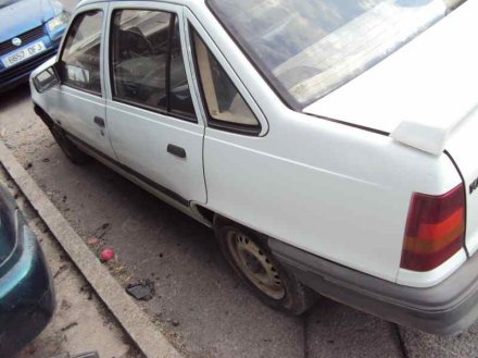 Vehiculo en el desguace: OPEL KADETT E Beauty Berlina