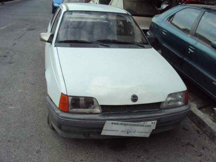 Vehiculo en el desguace: OPEL KADETT E Beauty Berlina